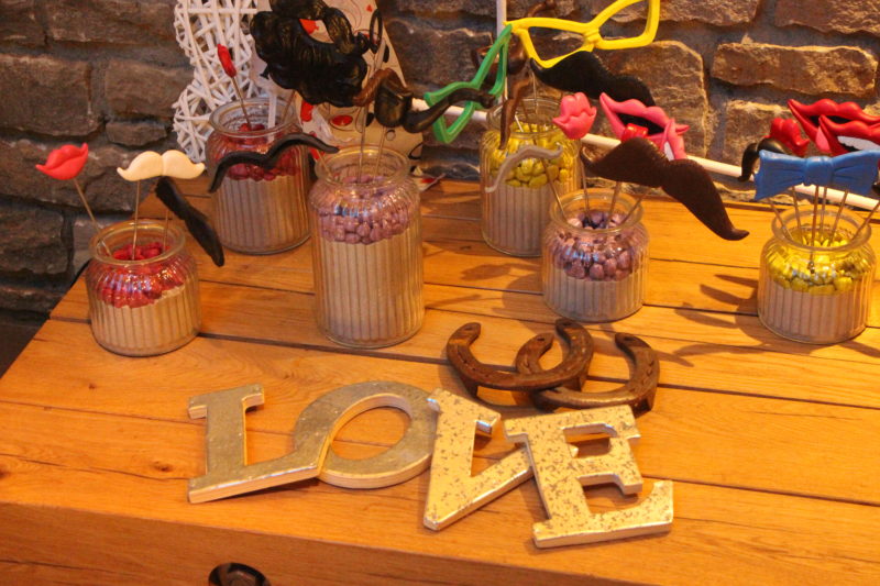hochzeit-requisiten-fuer-photobooth