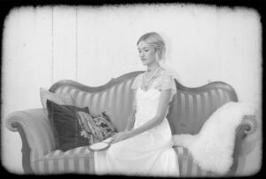 Klassischer Retro / Vintage Fotofilter mit kleinen Schäden u. Rissen auf dem Fotofilm - Booth by Bryant Look